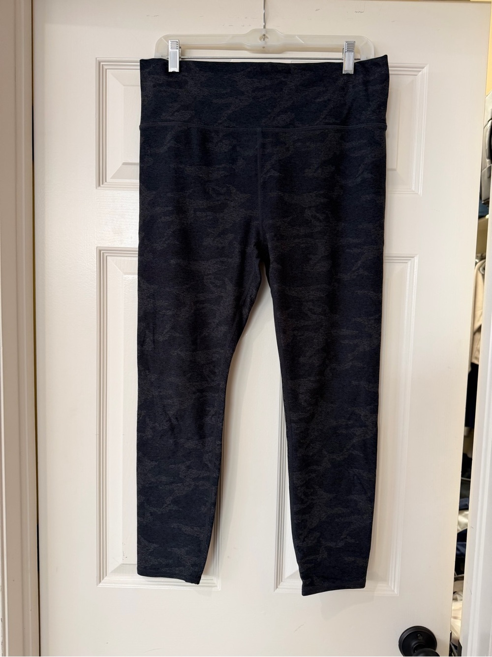 Women’s gray and blue Camo Active Leggings Vuori size XL